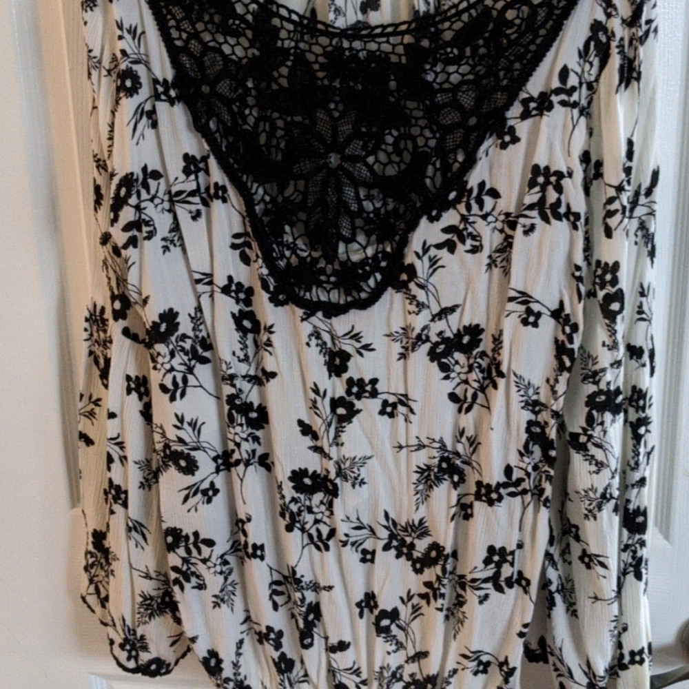 Black and white top